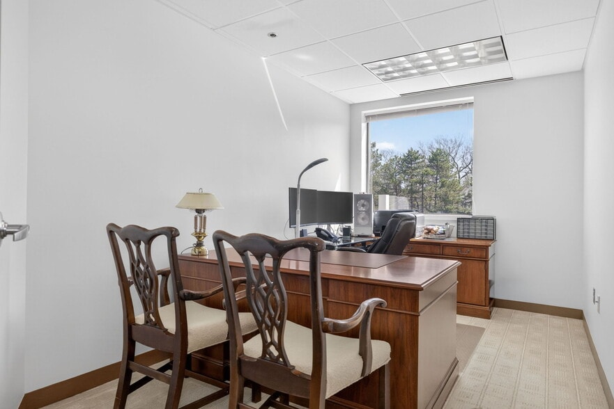 More Photos Of 450 Lexington St, Auburndale Office For Sale