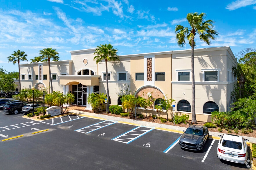 More Photos Of 7341 Office Park Pl, Melbourne Office Residential For Lease