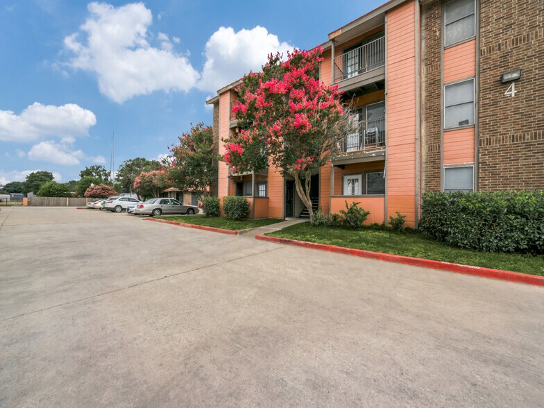 More Photos Of 7737 Skolout St, San Antonio Apartments For Sale