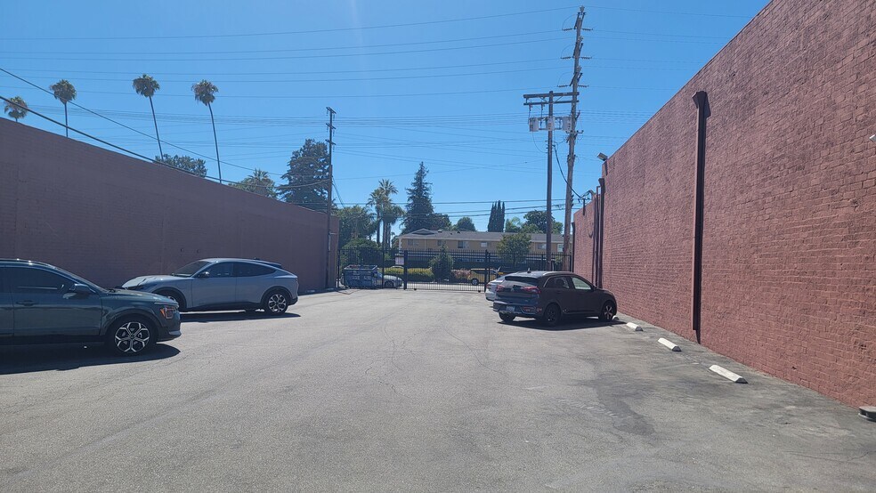 More Photos Of 4716 Vineland Ave, North Hollywood Loft Creative Space For Lease