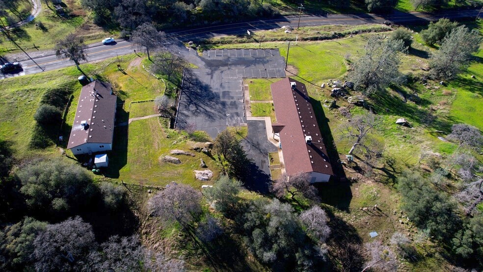 More Photos Of 28549 Auberry Rd, Clovis Flex For Sale