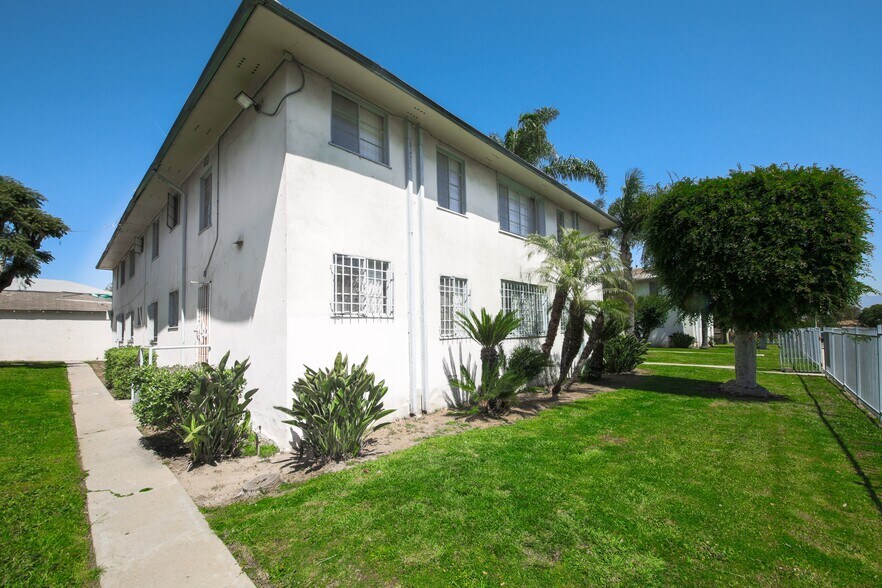 More Photos Of 4073 West Blvd, Los Angeles Apartments For Sale