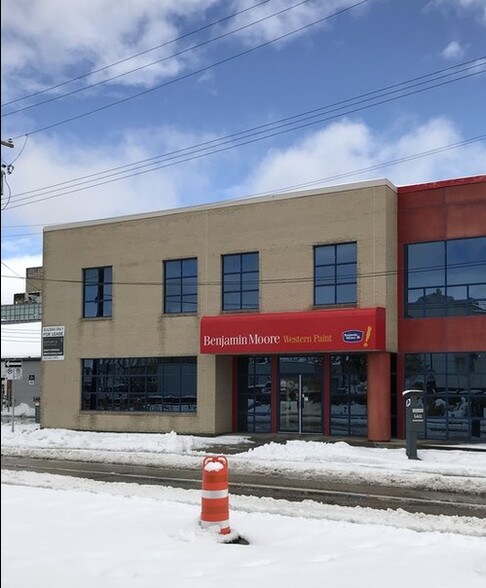 Primary Photo Of 521 Hargrave St, Winnipeg Office For Sale