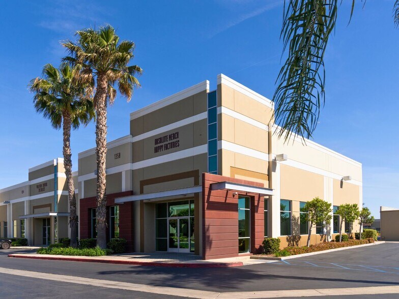 More Photos Of 1350-1358 S Ritchey St, Santa Ana Warehouse For Lease
