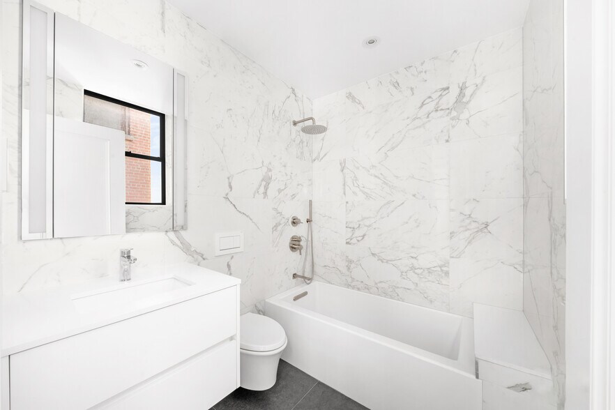 More Photos Of 402 W 20th St, New York Apartments For Sale