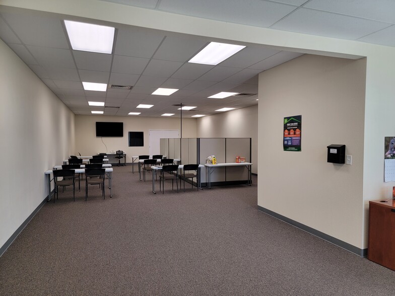 More Photos Of 2748-2776 Janitell Rd, Colorado Springs Warehouse For Lease