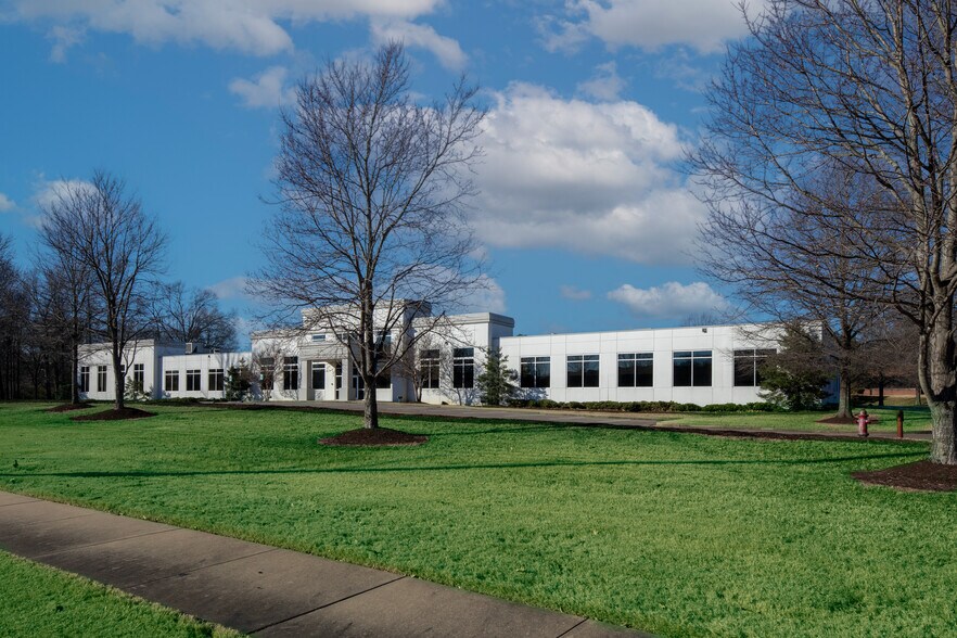 More Photos Of 7345 Goodlett Farms Pky, Cordova Office For Sale