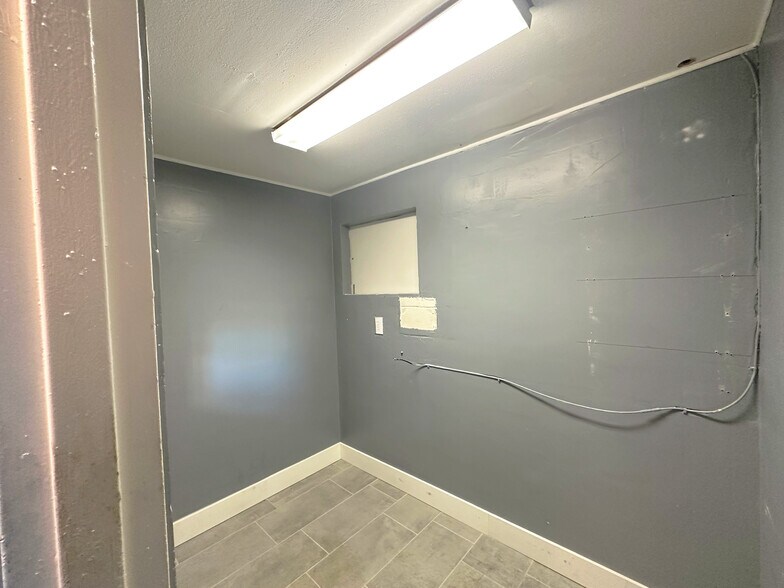 More Photos Of 700 Eglin Pky NE, Fort Walton Beach Freestanding For Lease