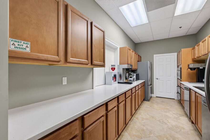 More Photos Of 2151 S Alternate A1A Hwy, Jupiter Medical For Sale