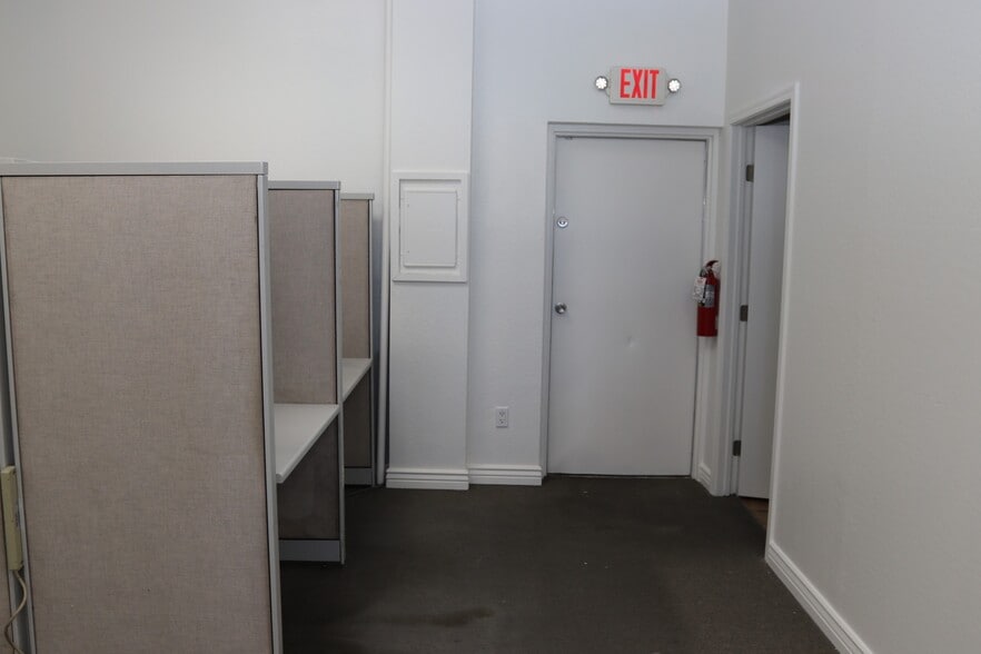 More Photos Of 4830 E Main St, Mesa General Retail For Sale