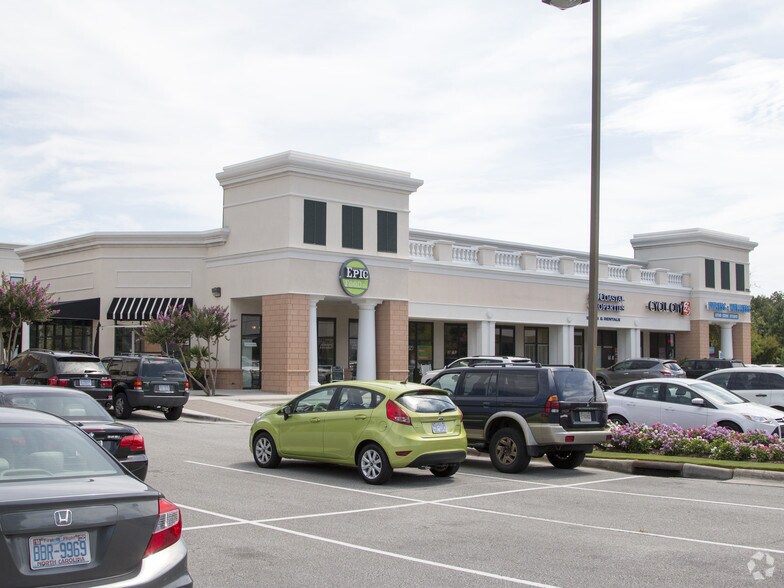 More Photos Of 1113 Military Cutoff Rd, Wilmington General Retail For Lease