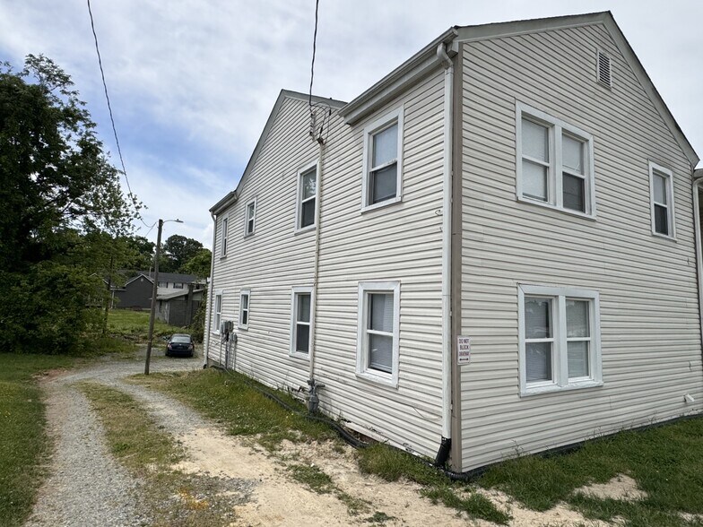 More Photos Of 305 Fife St, Thomasville Apartments For Sale