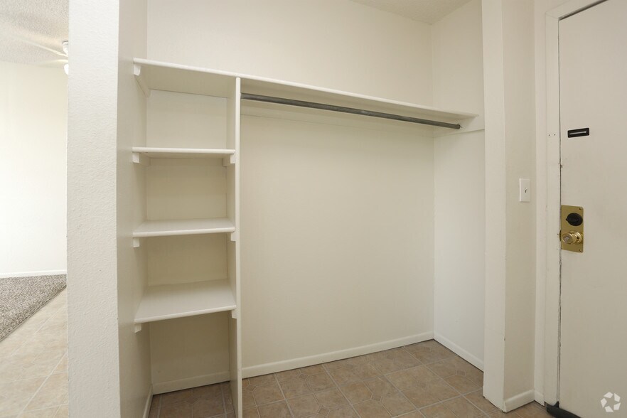 More Photos Of 2025 Jerry Murphy Rd, Pueblo Apartments For Sale