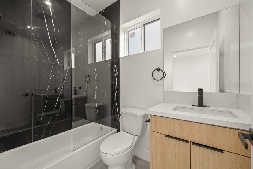 More Photos Of 913 N Hobart Blvd, Los Angeles Apartments For Sale