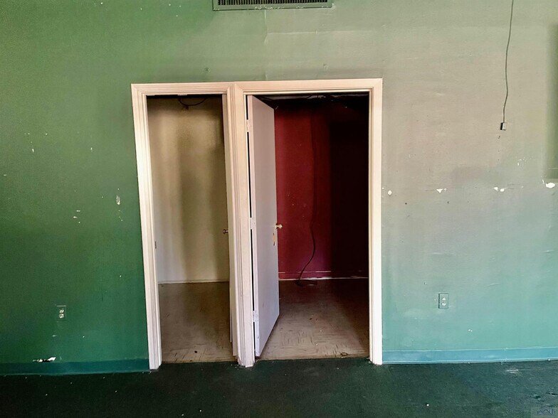 More Photos Of 1500 E Tunnel Blvd, Houma Office For Sale