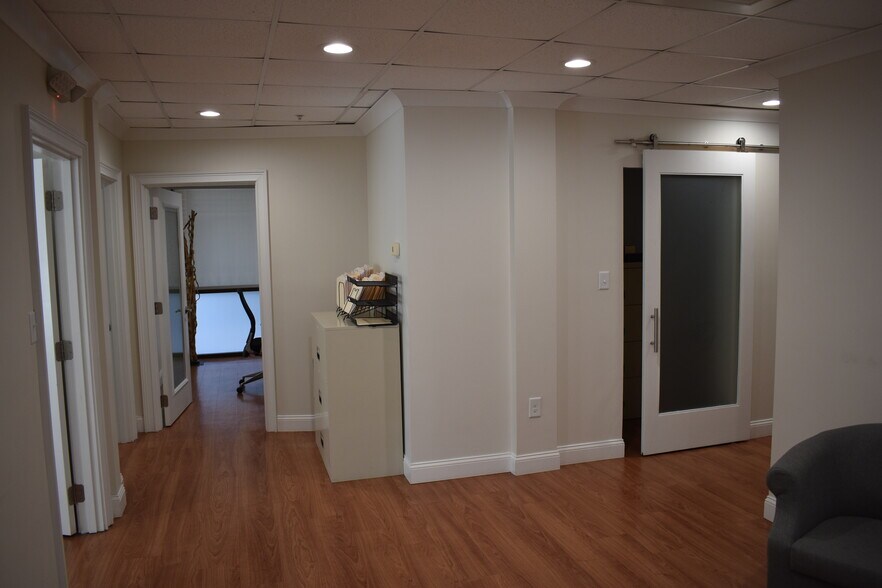 More Photos Of 1410 4th Street Dr NW, Hickory Office For Sale