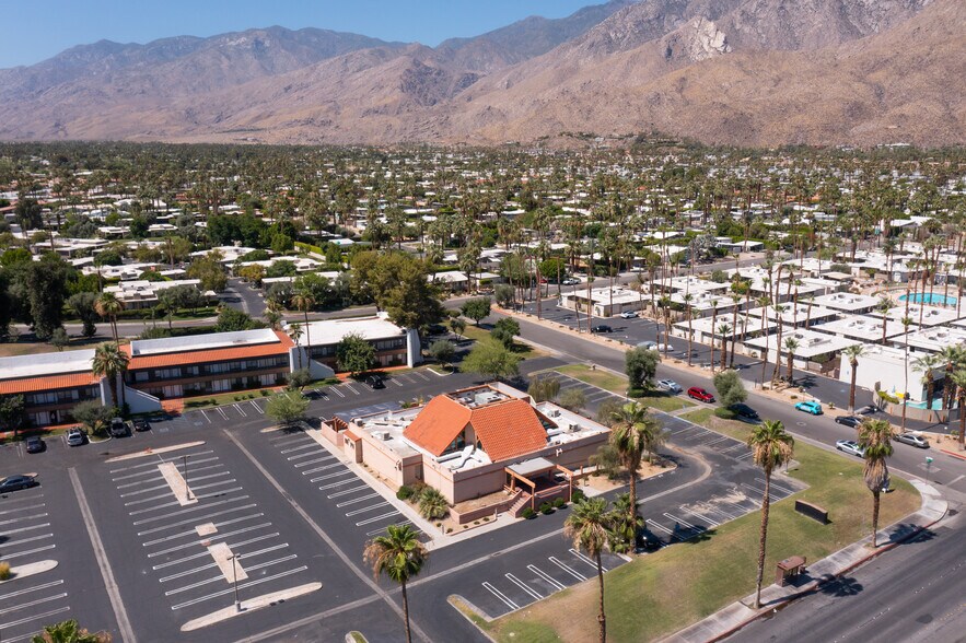 More Photos Of 1201 E Palm Canyon Dr, Palm Springs Restaurant For Lease