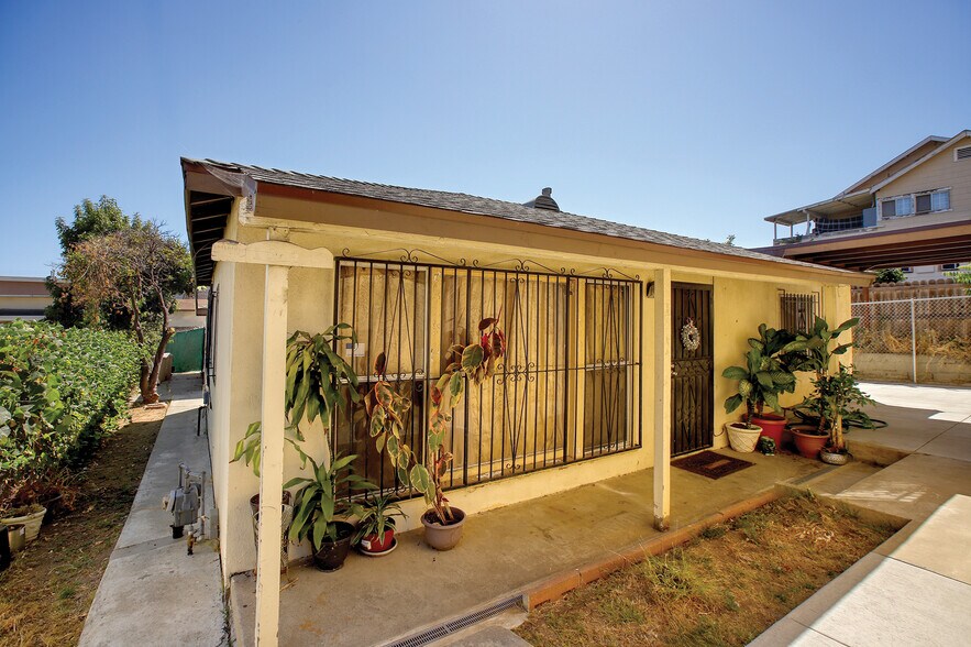 More Photos Of 1612 Pennsylvania Ave, Los Angeles Multifamily For Sale