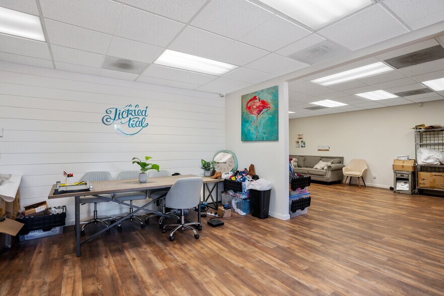 More Photos Of 6322 Ferris Sq, San Diego Research And Development For Lease