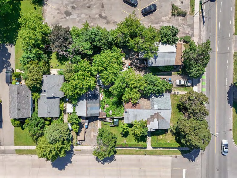 More Photos Of 16 Centre St N, Brampton Land For Sale