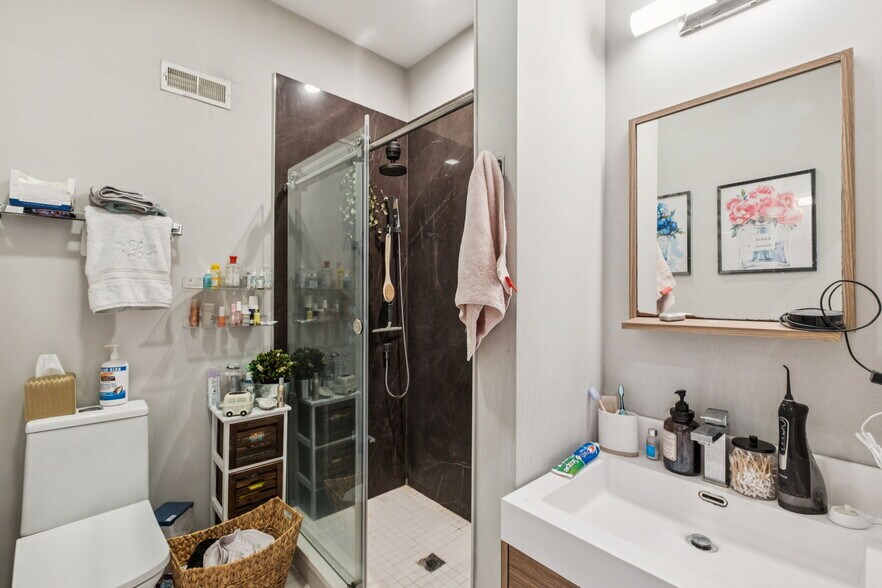 More Photos Of 1516 Green St, Philadelphia Apartments For Sale