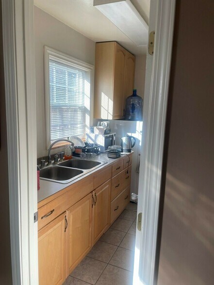 More Photos Of 1365 Kipling St, Lakewood Medical For Sale