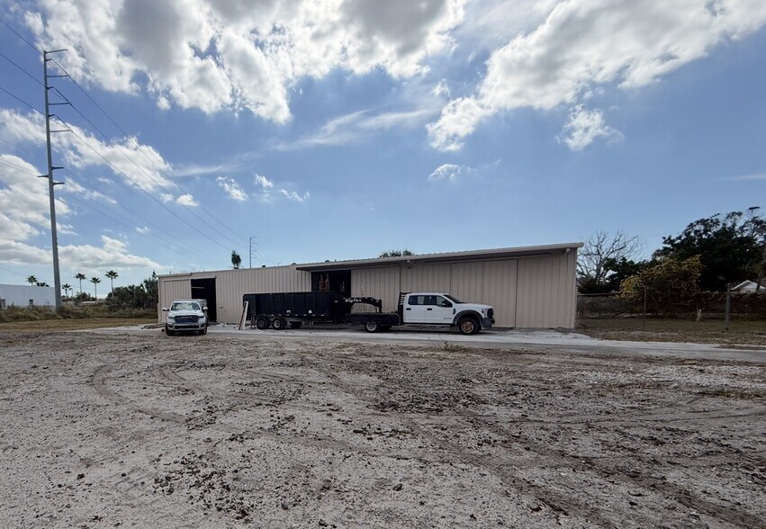 More Photos Of 11050 70th Ave, Seminole Warehouse For Sale