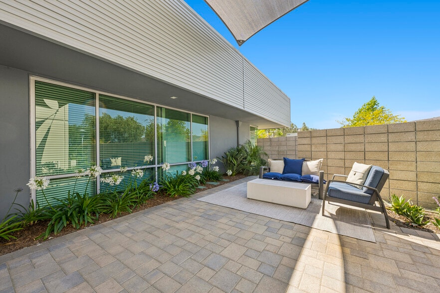 More Photos Of 4115 Sorrento Valley Blvd, San Diego Office For Lease