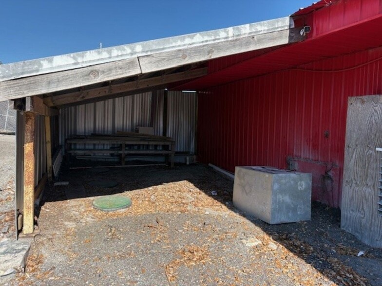 More Photos Of 6745 N Old Dixie Hwy, Fort Pierce Warehouse For Lease