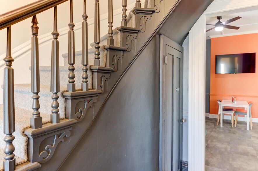 More Photos Of 28 E Main St, Johnstown General Retail For Sale