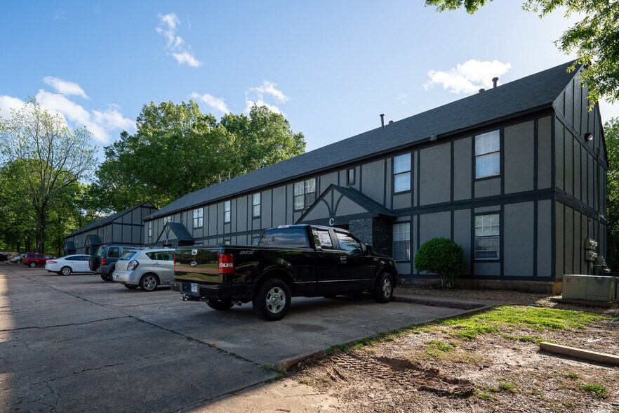 More Photos Of 1906 W Matthews Ave, Jonesboro Apartments For Sale
