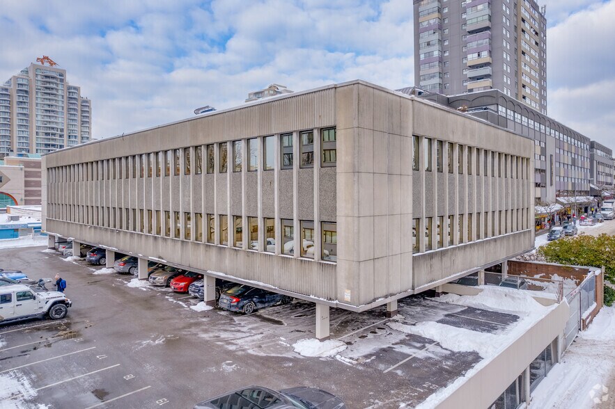 More Photos Of 522 Seventh St, New Westminster Office For Lease