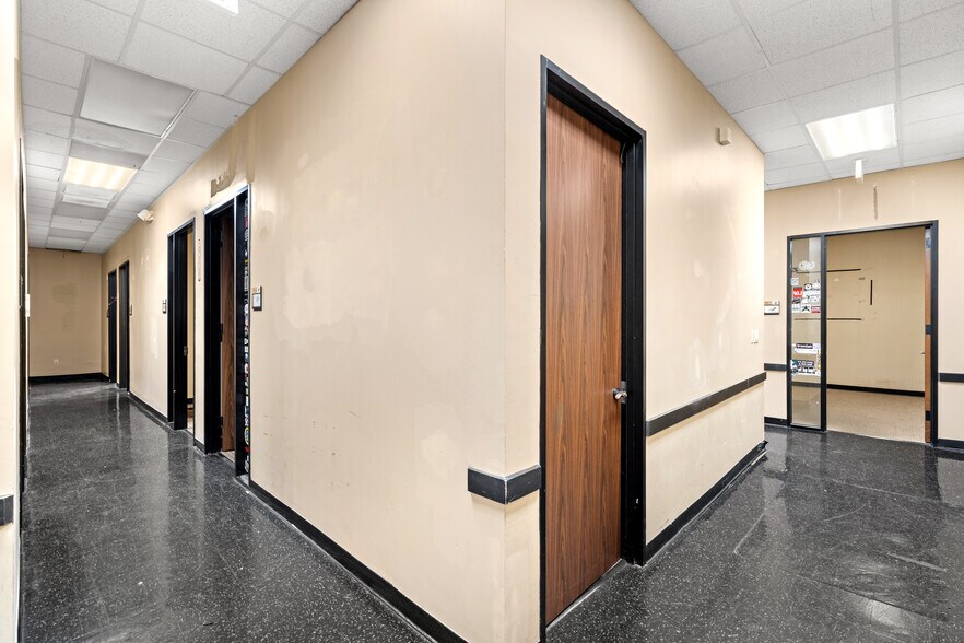 More Photos Of 3219 Harrisburg Blvd, Houston Medical For Lease