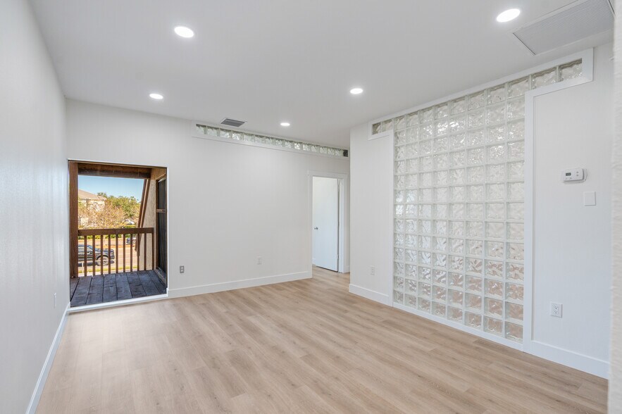 More Photos Of 2831 Ringling Blvd, Sarasota Unknown For Lease