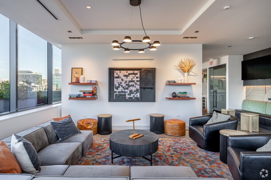 More Photos Of 808 N Cleveland Ave, Chicago Apartments For Lease