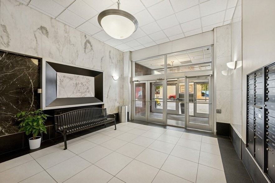 More Photos Of 10 4th St E, Saint Paul Apartments For Lease