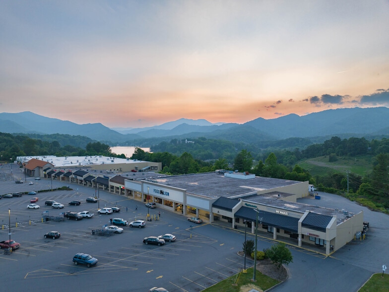 More Photos Of 177-297 Paragon Pky, Waynesville Freestanding For Lease
