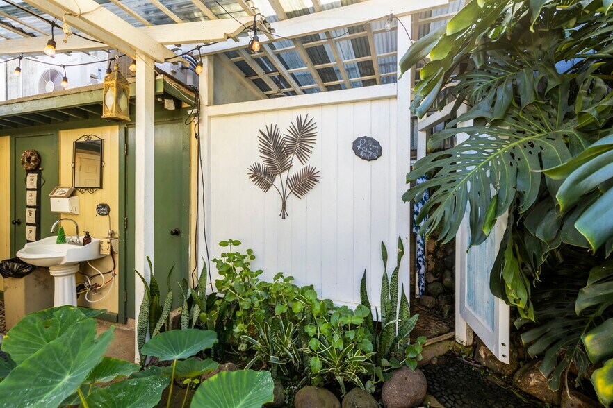 More Photos Of 145 N Market St, Wailuku Storefront Retail Residential For Sale