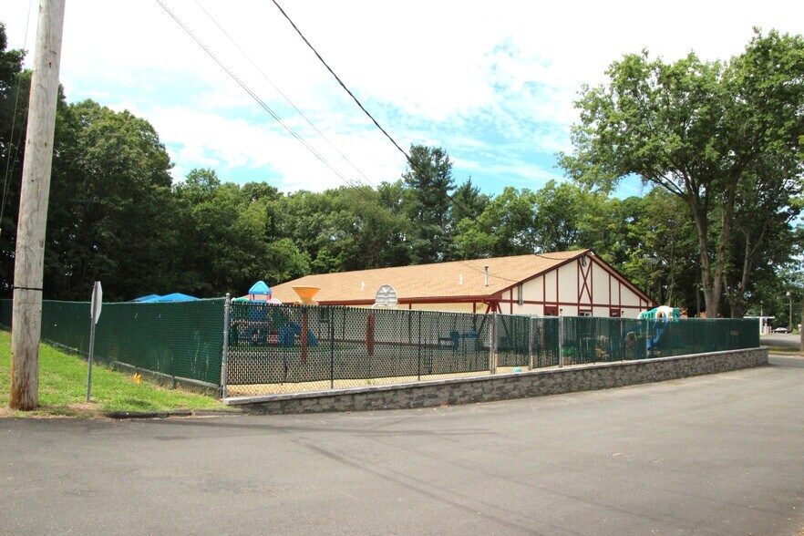 More Photos Of 70A Washington Ave, North Haven Specialty For Lease