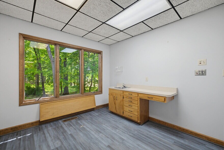 More Photos Of 114 S Park Ter, Eden Medical For Sale