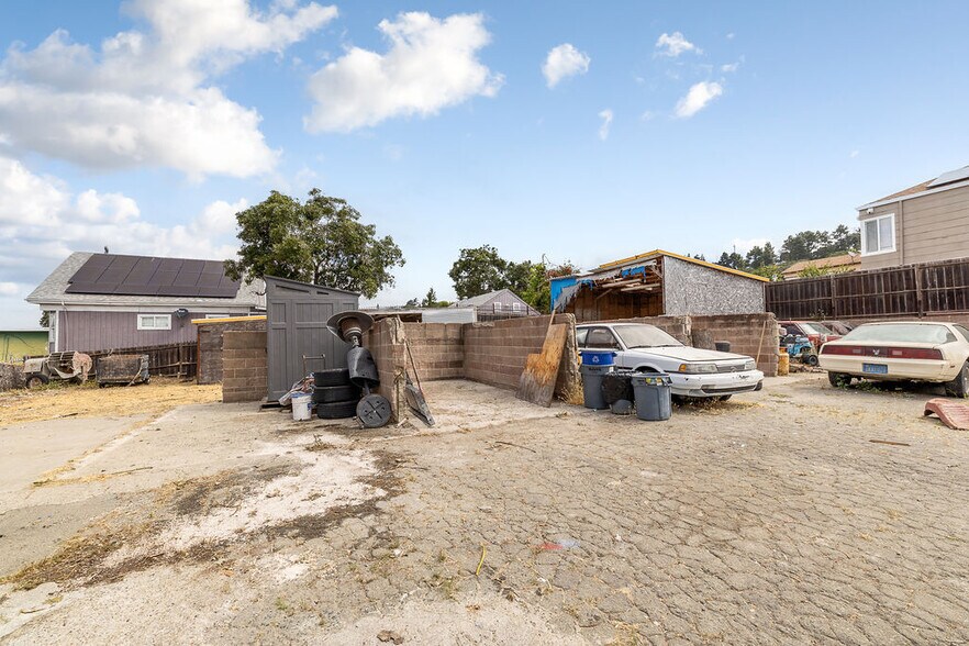 More Photos Of 9370 Macarthur Blvd, Oakland Storefront For Sale