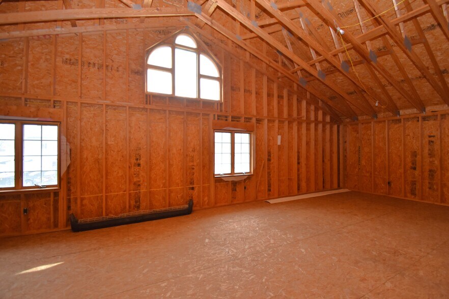 More Photos Of 972 Youngstown Kingsville Rd, Vienna Office For Sale