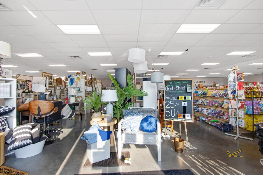 More Photos Of 13394 Broadway St, Alden Freestanding For Sale