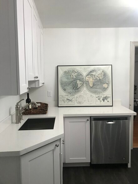 More Photos Of 4212 Phinney Ave, Seattle Apartments For Sale