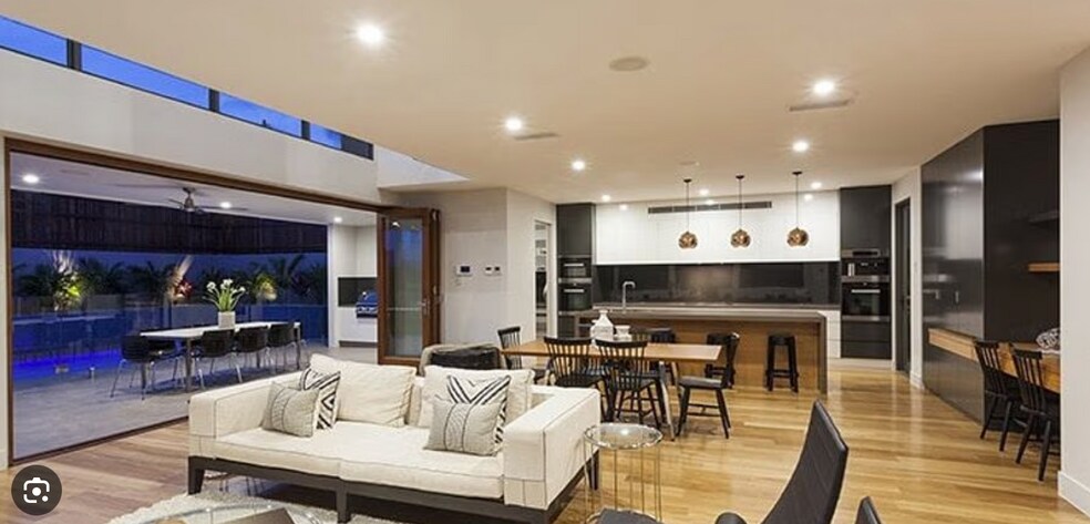 More Photos Of 3700 Ranch Road 620 N, Austin Flex For Sale