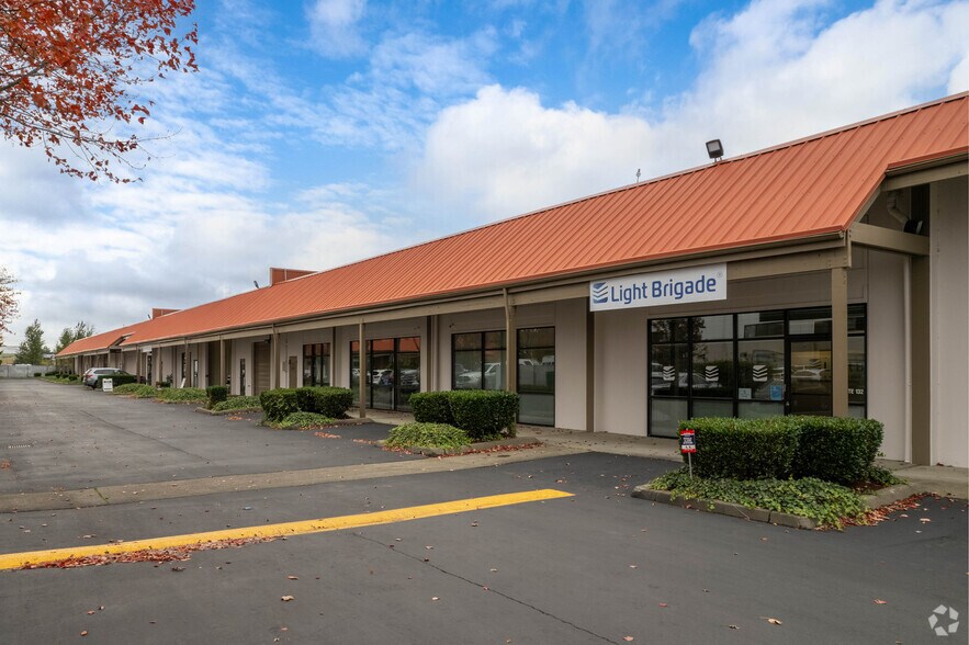 More Photos Of 835 Central Ave N, Kent Light Manufacturing For Lease