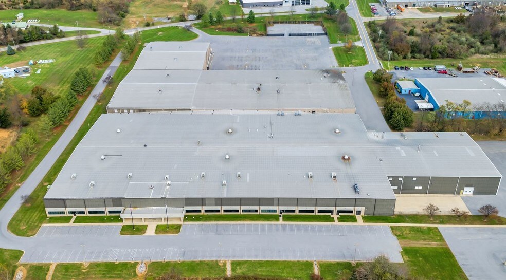 More Photos Of 426 Industrial Blvd, Kearneysville Manufacturing For Lease