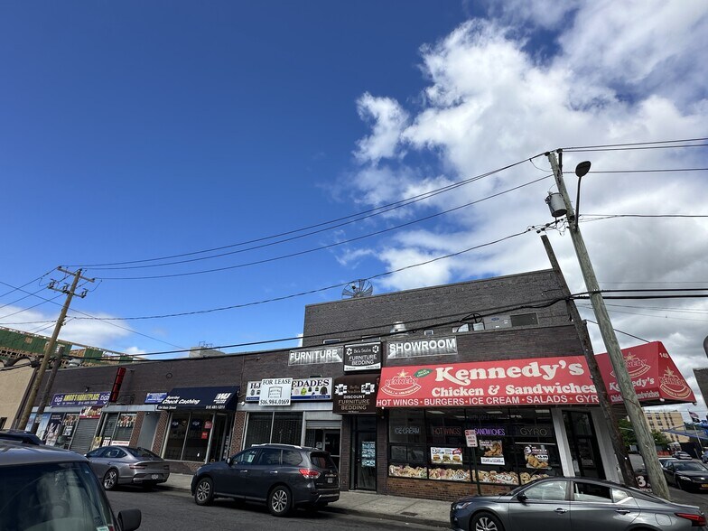 More Photos Of 150-158 Main St, Hempstead General Retail For Sale