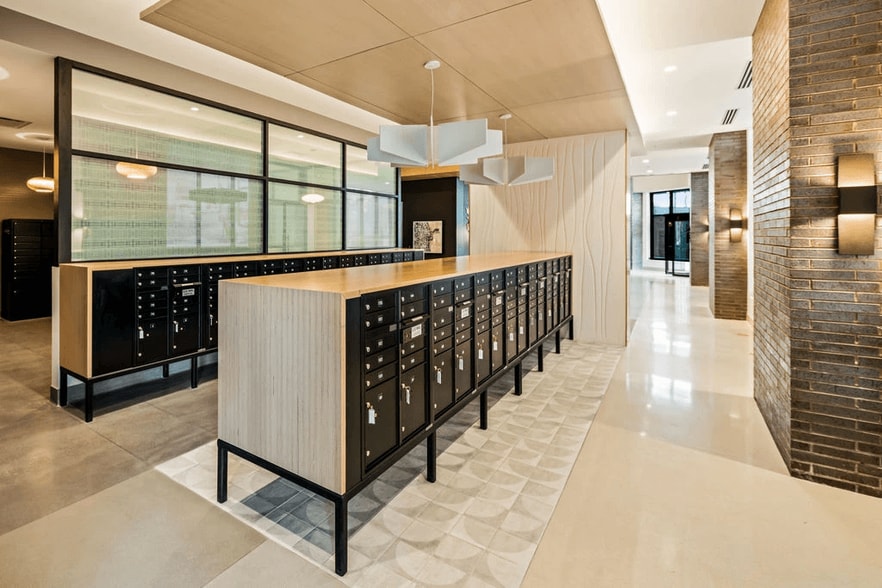 More Photos Of 730 N Milwaukee Ave, Chicago Apartments For Lease