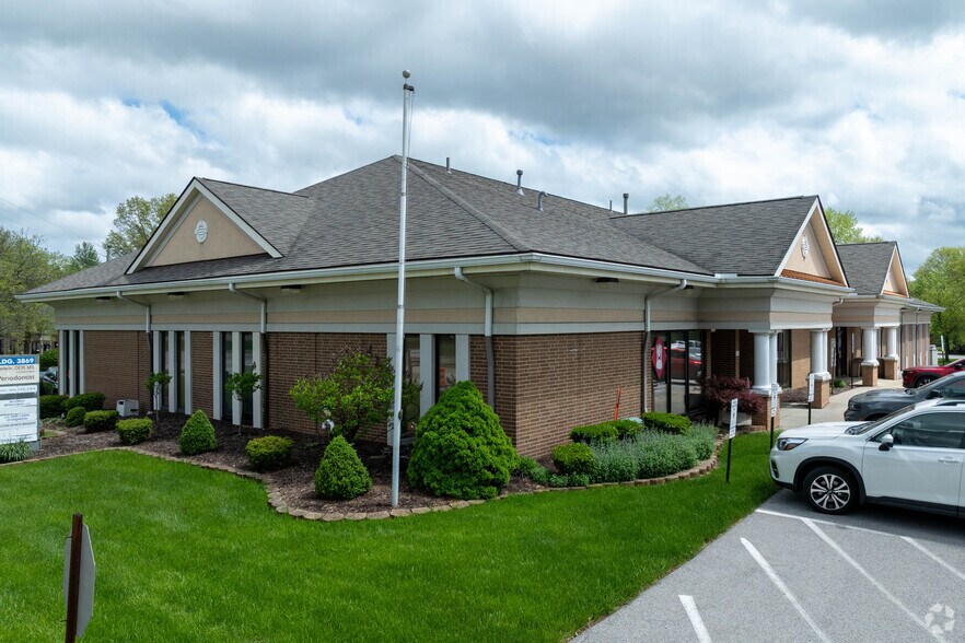 More Photos Of 3869 Darrow Rd, Stow Office For Sale